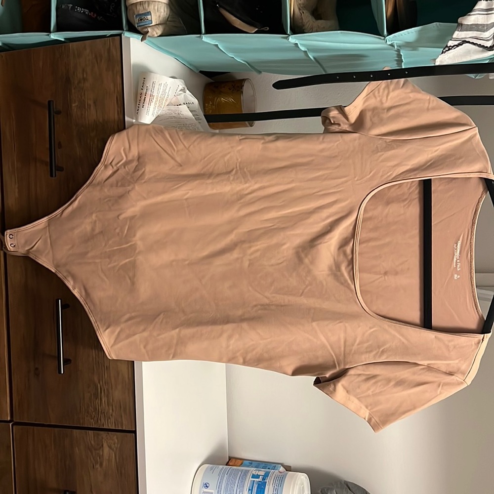 Abercrombie T-shirt body suit never worn